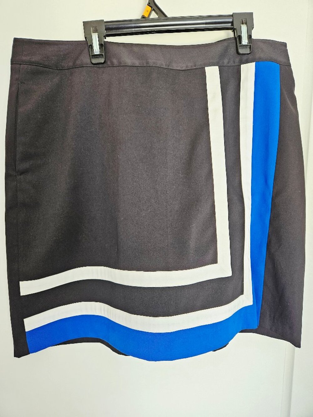 Greg Norman Women's  Athletic Striped Golf Skort Size 10